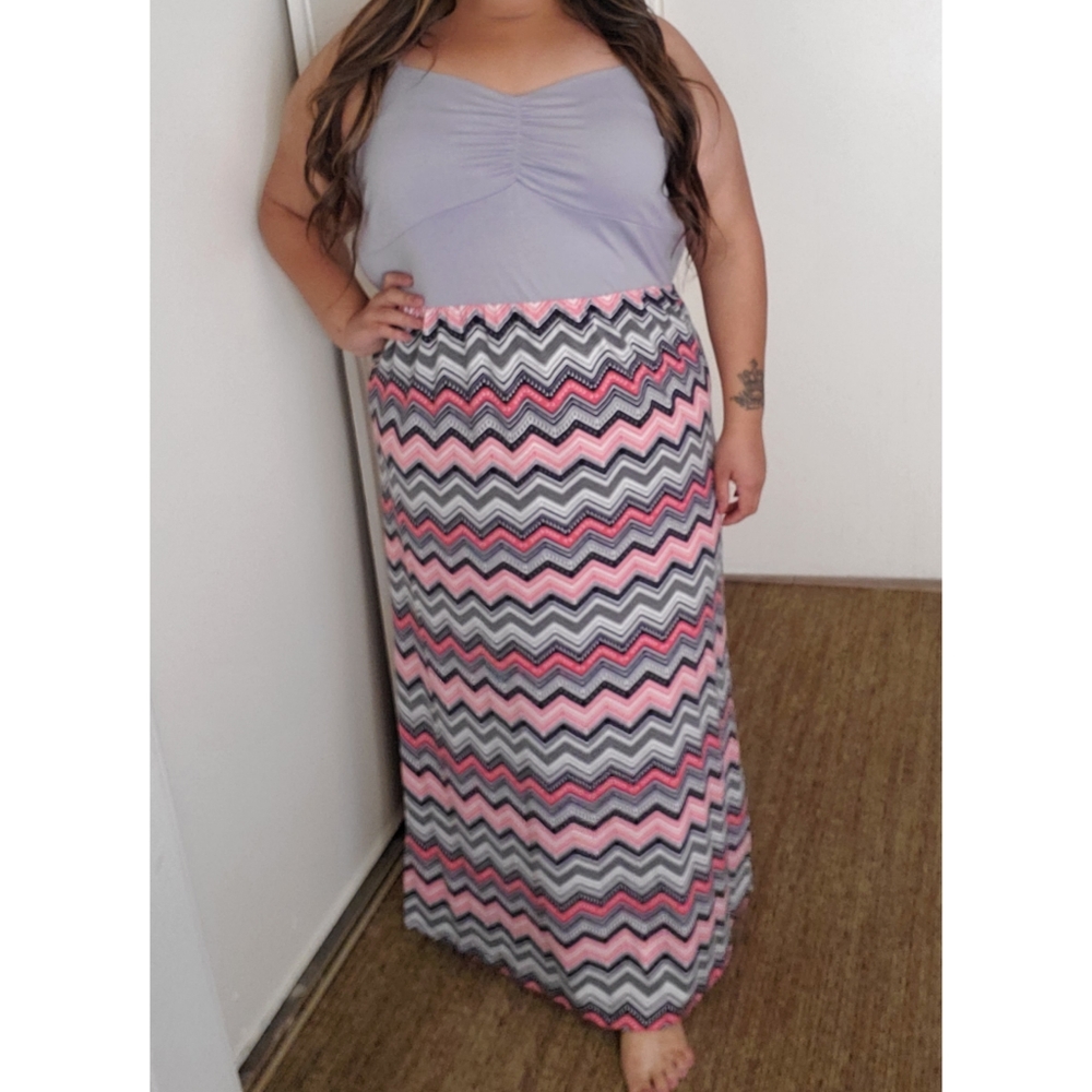 Pink and gray chevron maxi dress - Picture 2 of 3